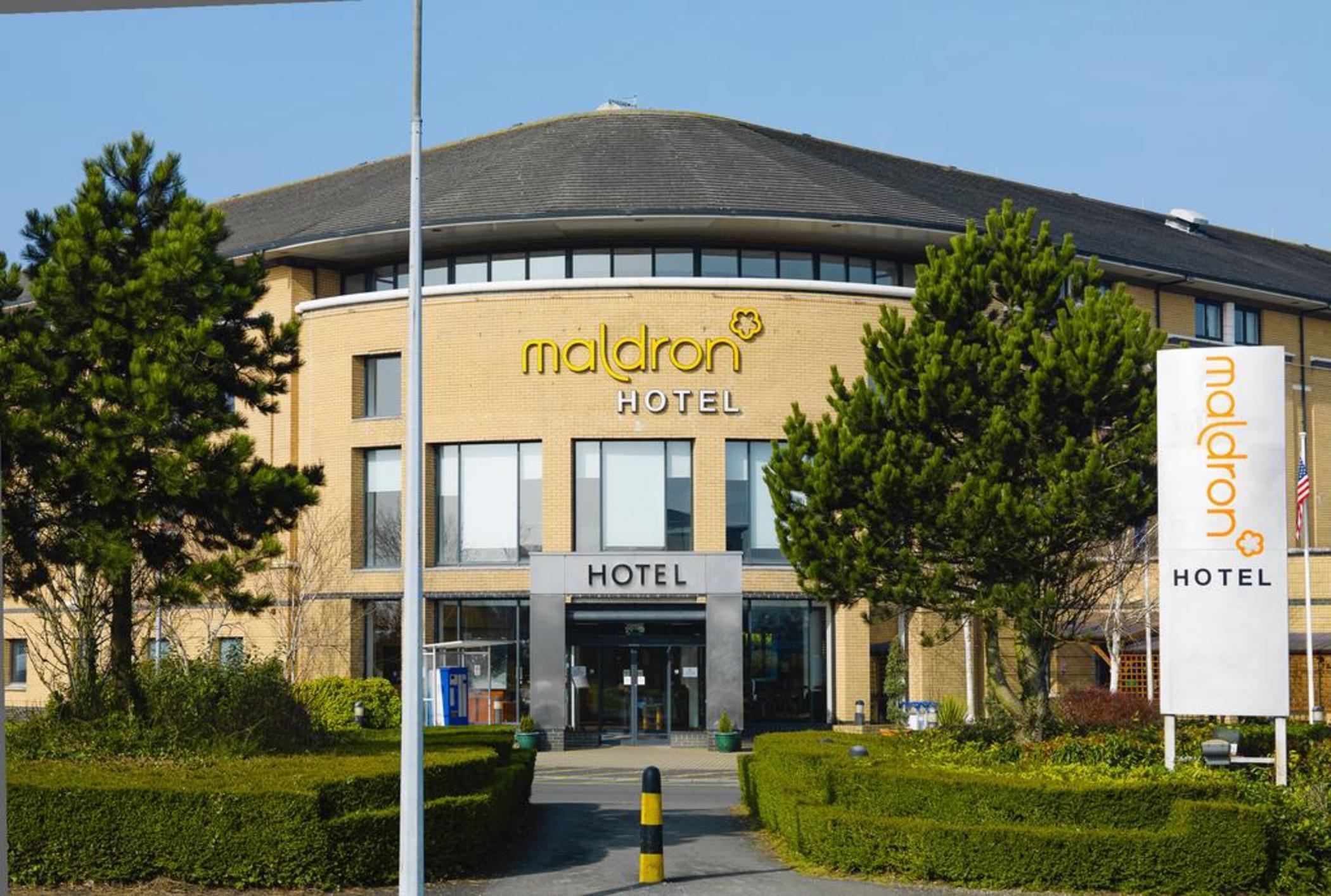 Maldron Hotel Belfast International Airport Aldergrove Екстериор снимка