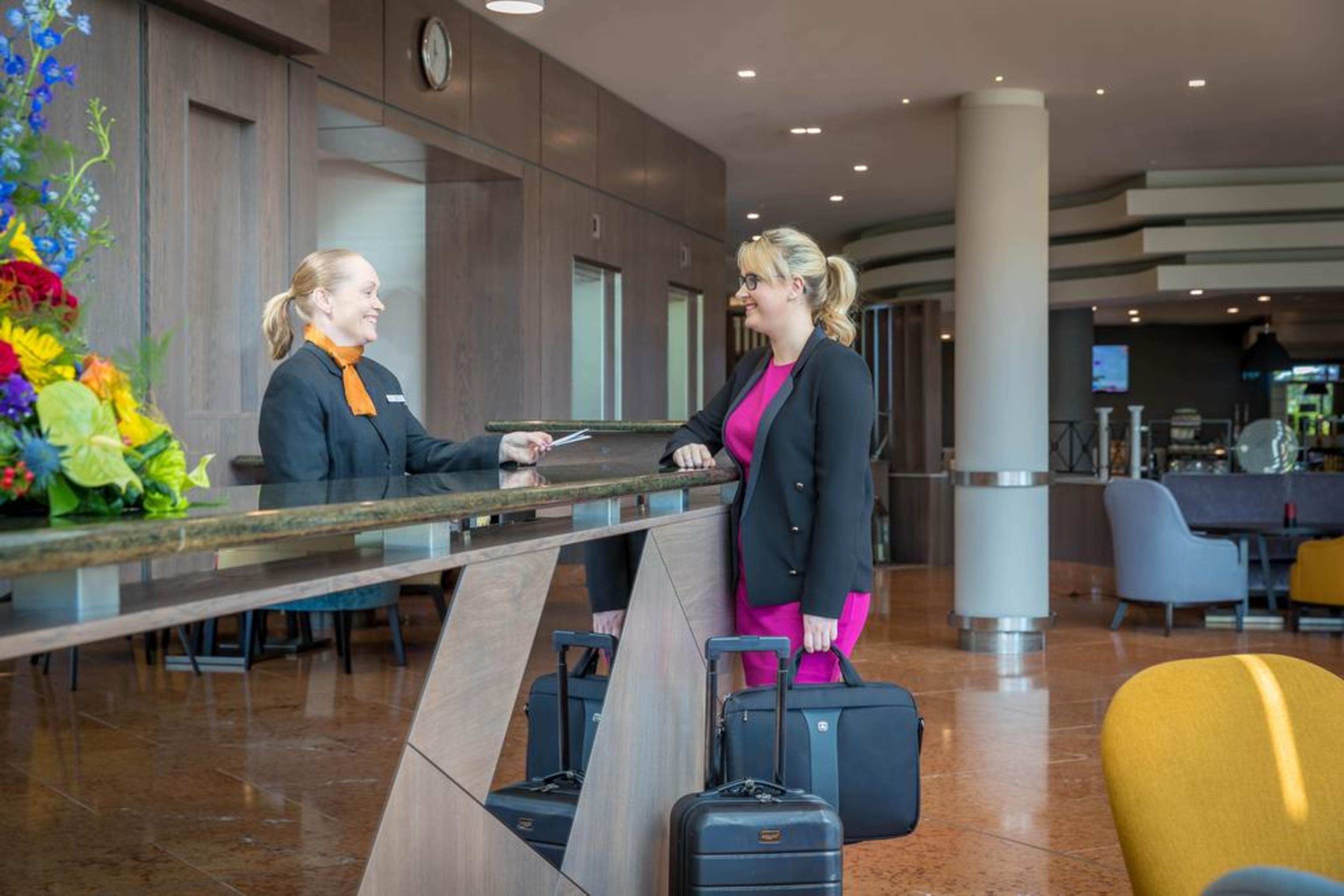 Maldron Hotel Belfast International Airport Aldergrove Екстериор снимка