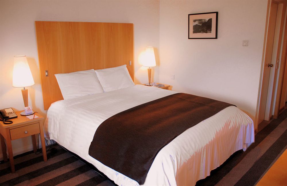 Maldron Hotel Belfast International Airport Aldergrove Екстериор снимка