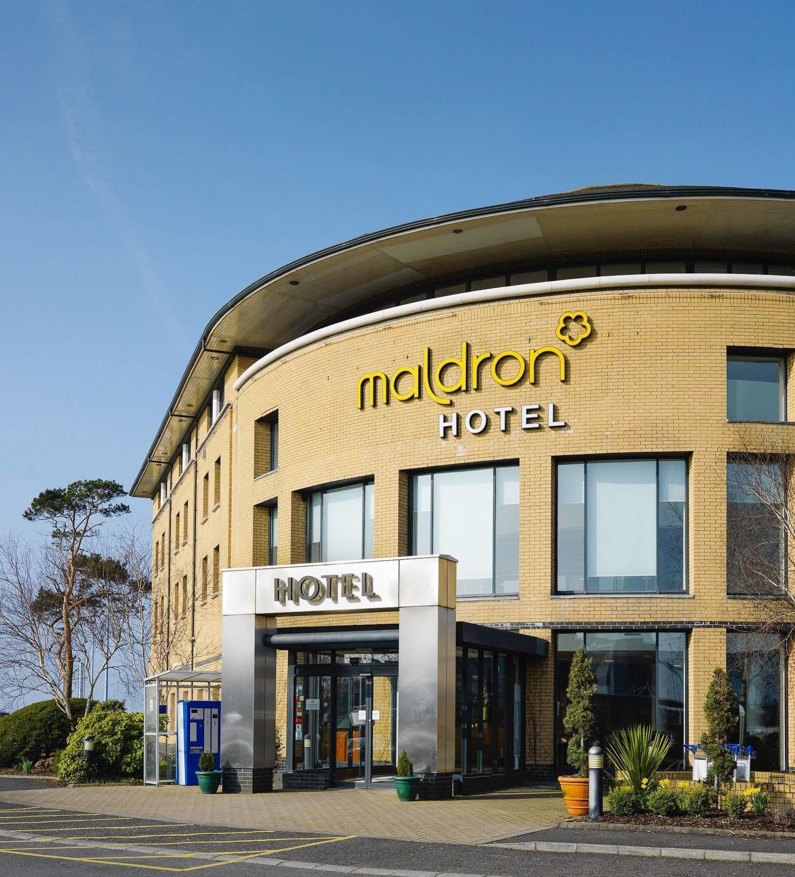 Maldron Hotel Belfast International Airport Aldergrove Екстериор снимка